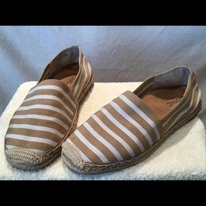 Vionic espadrille  beige stripe canvas